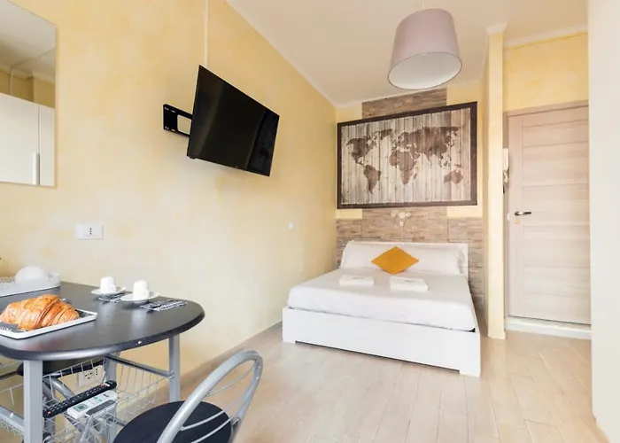 Paradise Hotel *